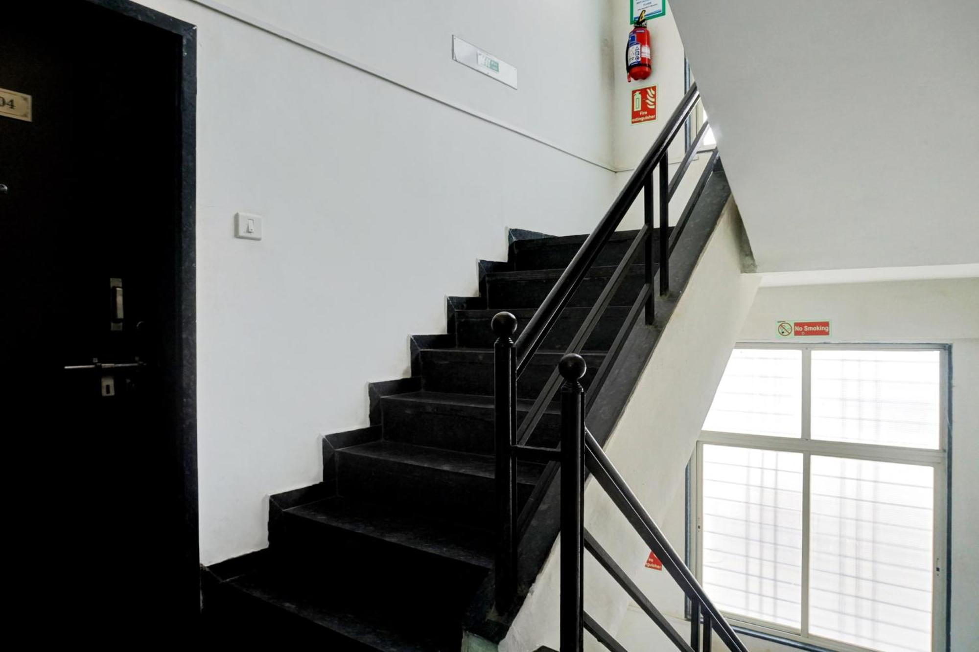 Hotel O Pristine プネ エクステリア 写真